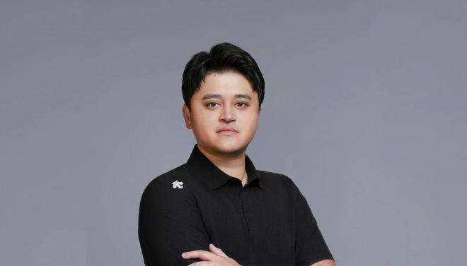 安踏95后“少帅”，开战lululemon(1)
