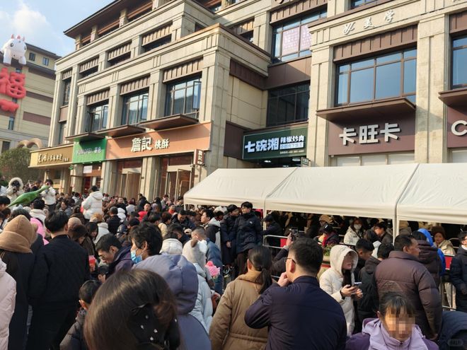“反向过年”的年轻人,捧红小城餐饮(6) “反向过年”的年轻人,捧红小城餐饮(6)